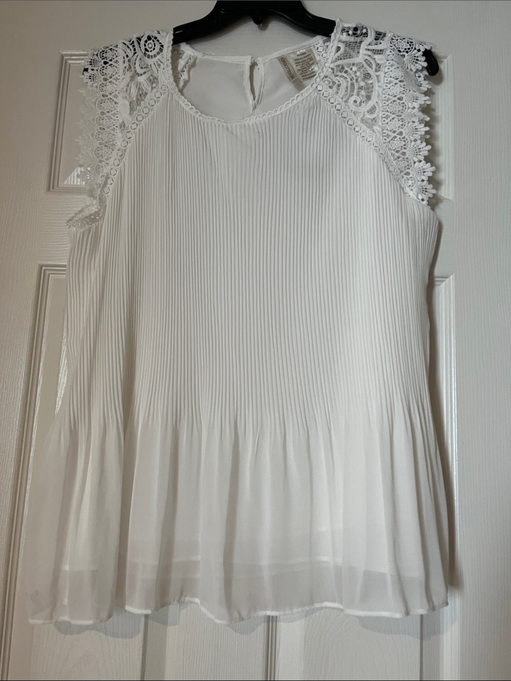 Elegant White Lace-Shoulder Pleated Camisole